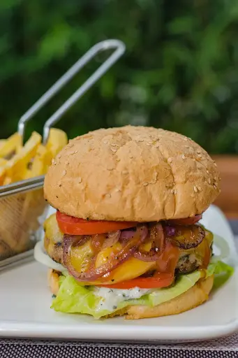 BEEF CHEESE BURGER